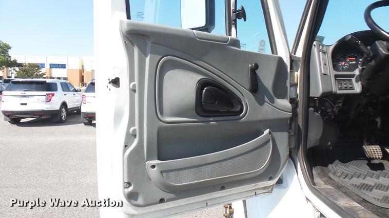 image for item DC1787 2007 International 7400 dump truck