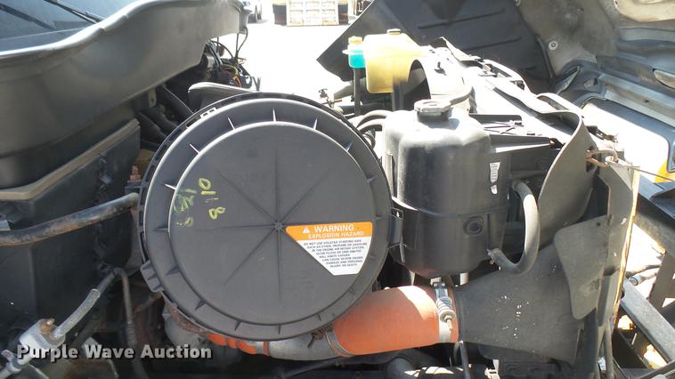 image for item DC1787 2007 International 7400 dump truck