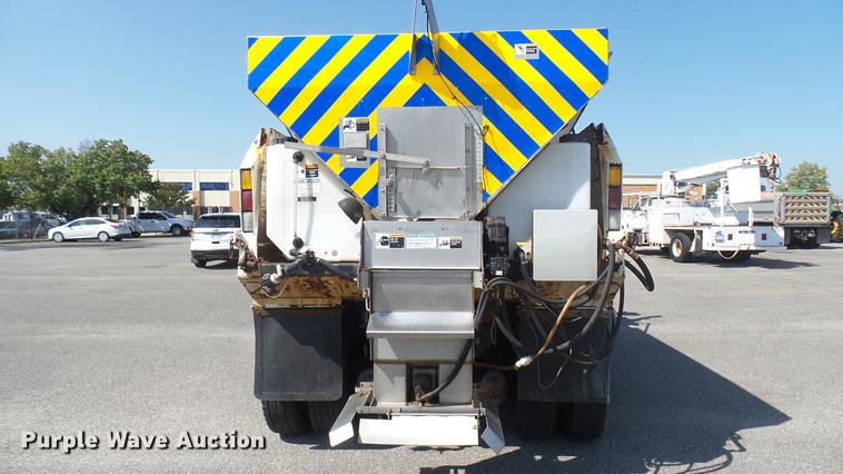 image for item DC1787 2007 International 7400 dump truck