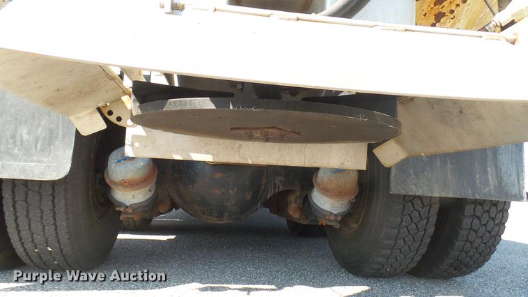 image for item DC1787 2007 International 7400 dump truck