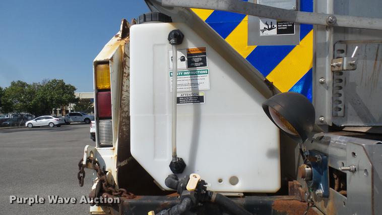 image for item DC1787 2007 International 7400 dump truck