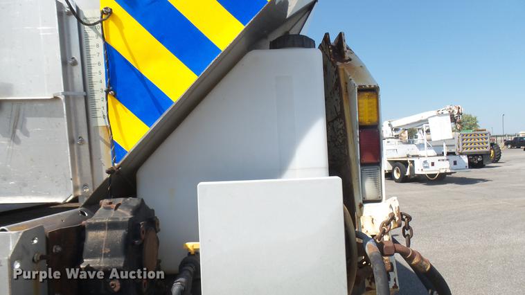 image for item DC1787 2007 International 7400 dump truck