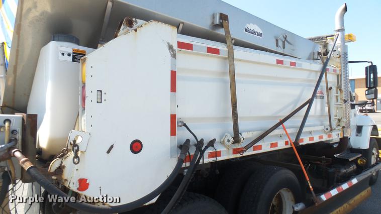 image for item DC1787 2007 International 7400 dump truck