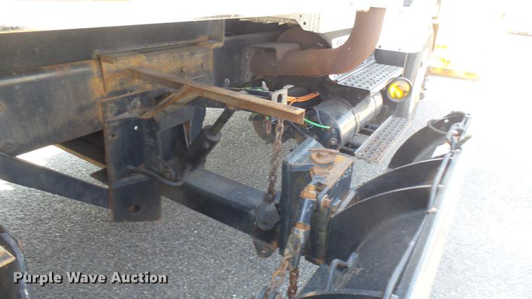 image for item DC1787 2007 International 7400 dump truck