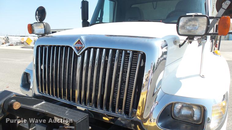 image for item DC1787 2007 International 7400 dump truck