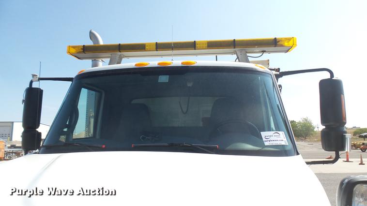 image for item DC1787 2007 International 7400 dump truck