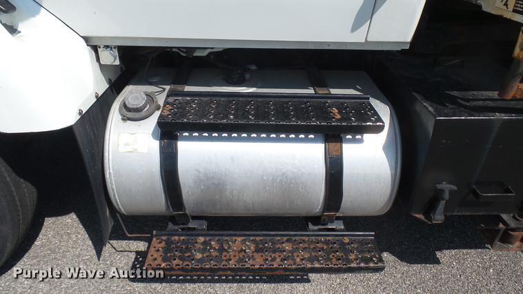 image for item DC1787 2007 International 7400 dump truck