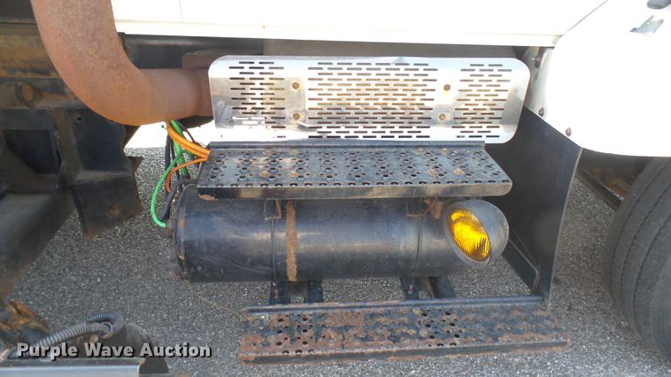 image for item DC1787 2007 International 7400 dump truck