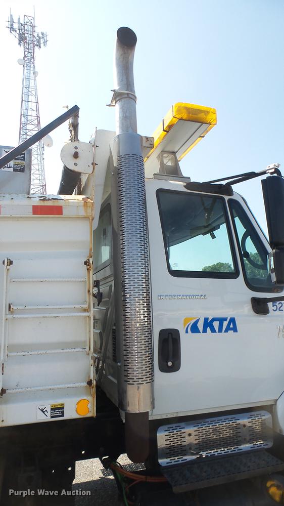 image for item DC1787 2007 International 7400 dump truck