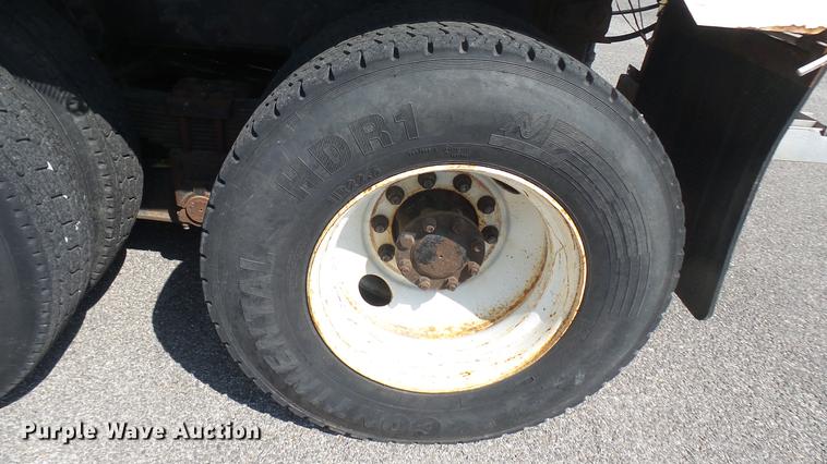 image for item DC1787 2007 International 7400 dump truck