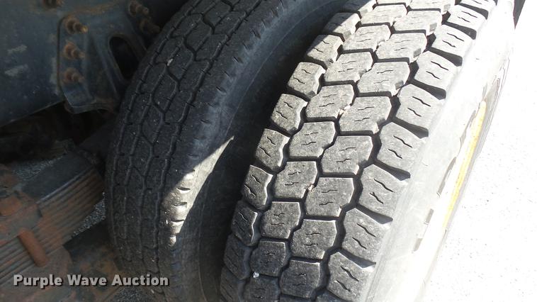 image for item DC1787 2007 International 7400 dump truck