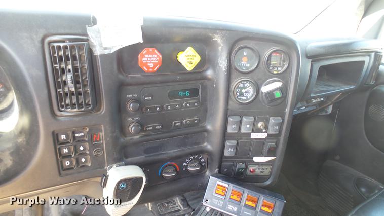 image for item DC1789 2006 GMC C8500 dump truck