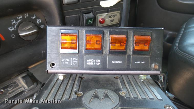 image for item DC1789 2006 GMC C8500 dump truck