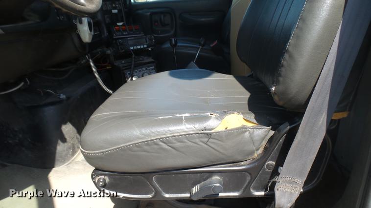 image for item DC1789 2006 GMC C8500 dump truck