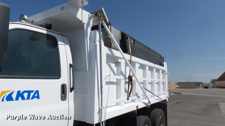 image for item DC1789 2006 GMC C8500 dump truck