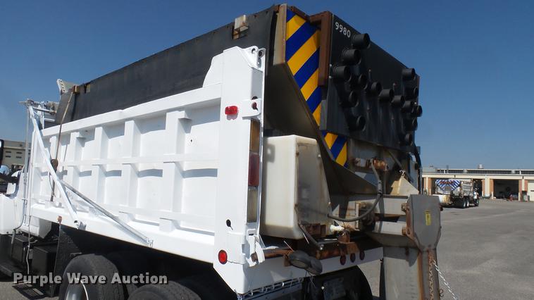image for item DC1789 2006 GMC C8500 dump truck
