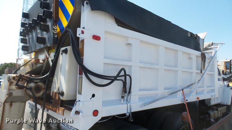 image for item DC1789 2006 GMC C8500 dump truck