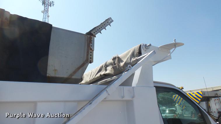 image for item DC1789 2006 GMC C8500 dump truck