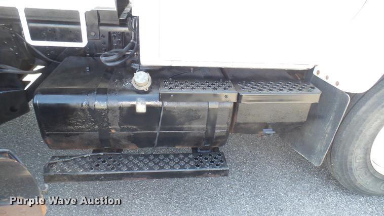 image for item DC1789 2006 GMC C8500 dump truck