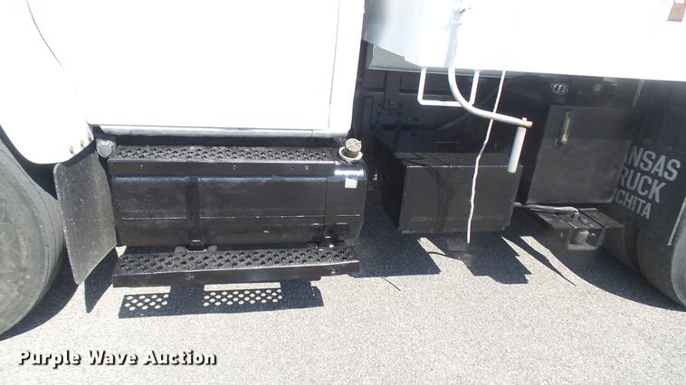 image for item DC1789 2006 GMC C8500 dump truck