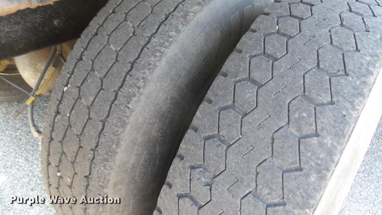 image for item DC1789 2006 GMC C8500 dump truck