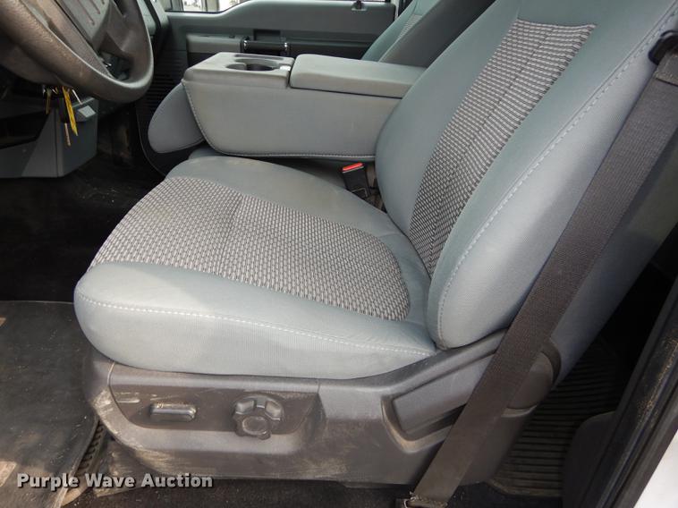 image for item DC5336 2011 Ford F250 Super Duty Crew Cab pickup truck