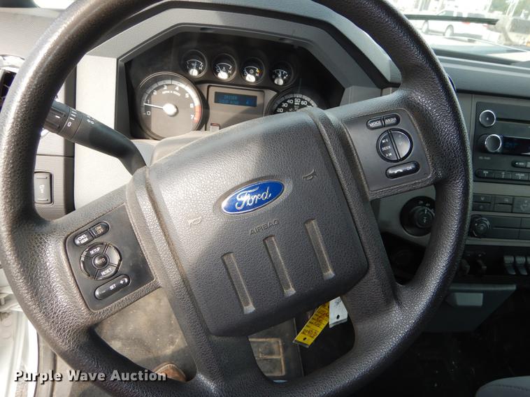 image for item DC5336 2011 Ford F250 Super Duty Crew Cab pickup truck