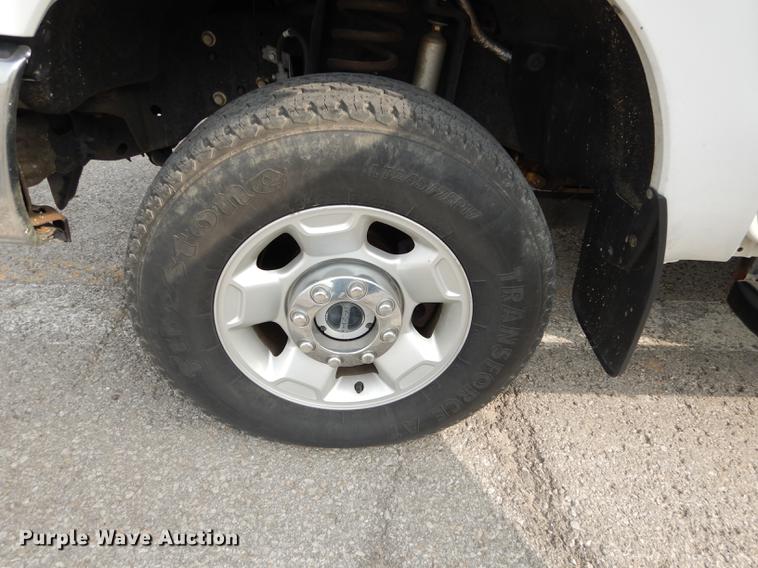 image for item DC5336 2011 Ford F250 Super Duty Crew Cab pickup truck