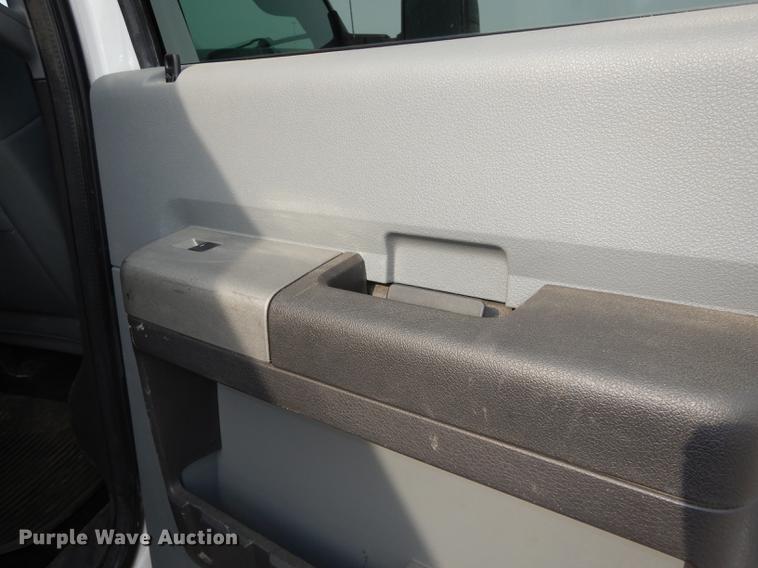 image for item DC5336 2011 Ford F250 Super Duty Crew Cab pickup truck
