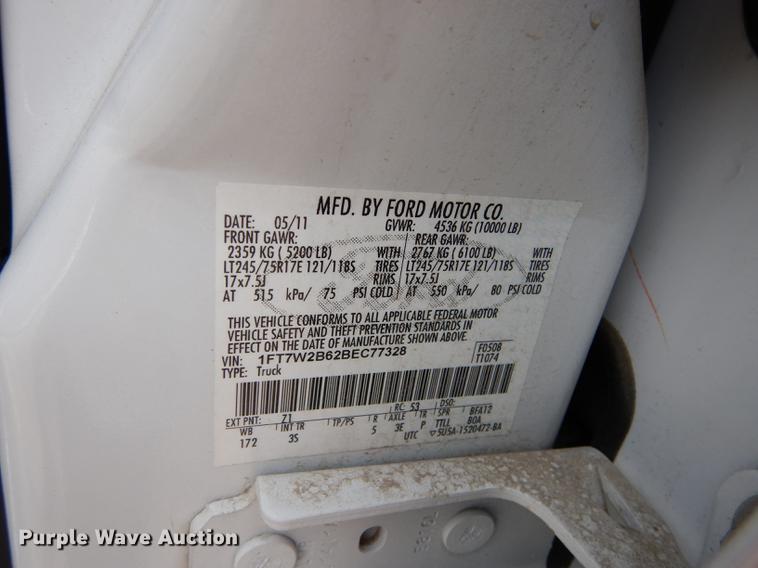 image for item DC5336 2011 Ford F250 Super Duty Crew Cab pickup truck