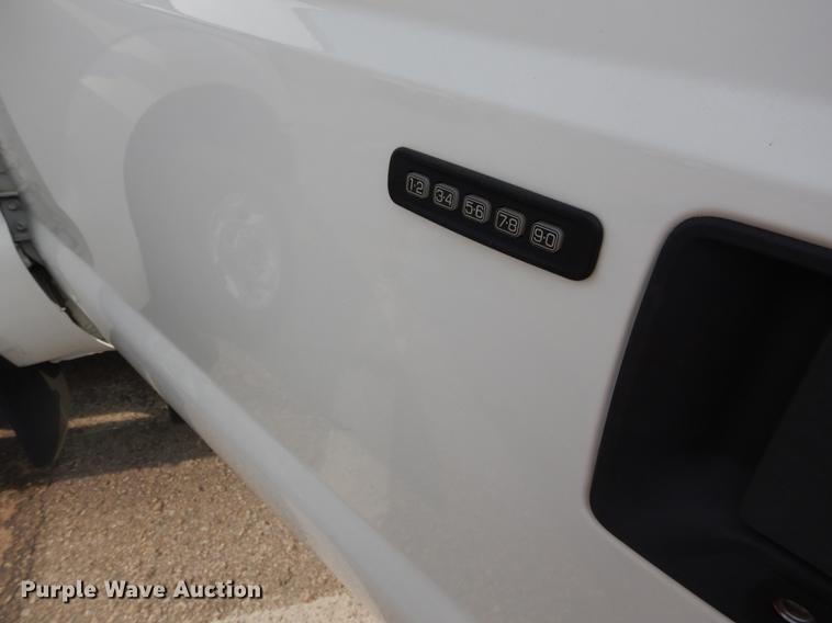 image for item DC5336 2011 Ford F250 Super Duty Crew Cab pickup truck