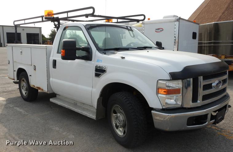 image for item DC5337 2008 Ford F250 Super Duty utility bed pickup truck