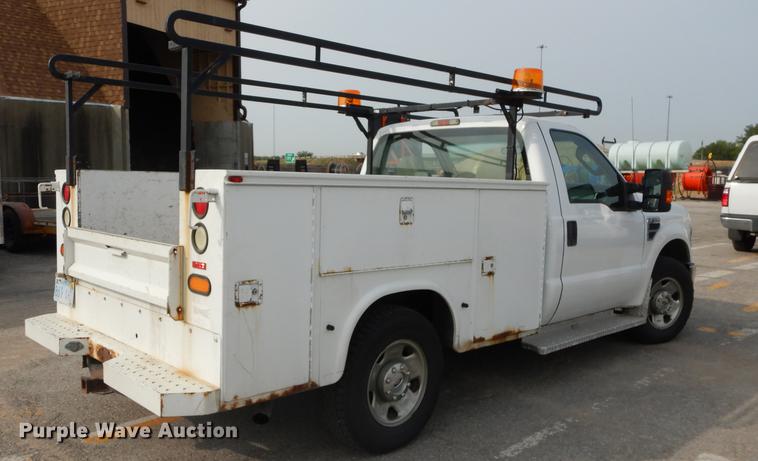 image for item DC5337 2008 Ford F250 Super Duty utility bed pickup truck