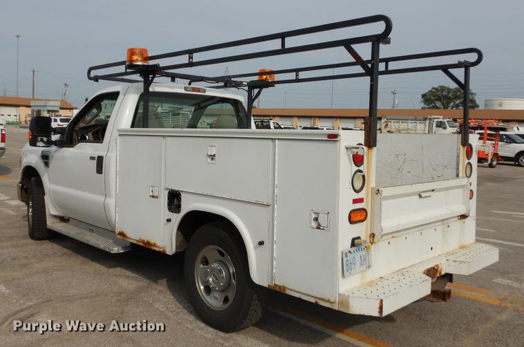image for item DC5337 2008 Ford F250 Super Duty utility bed pickup truck