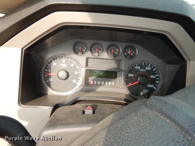 image for item DC5337 2008 Ford F250 Super Duty utility bed pickup truck