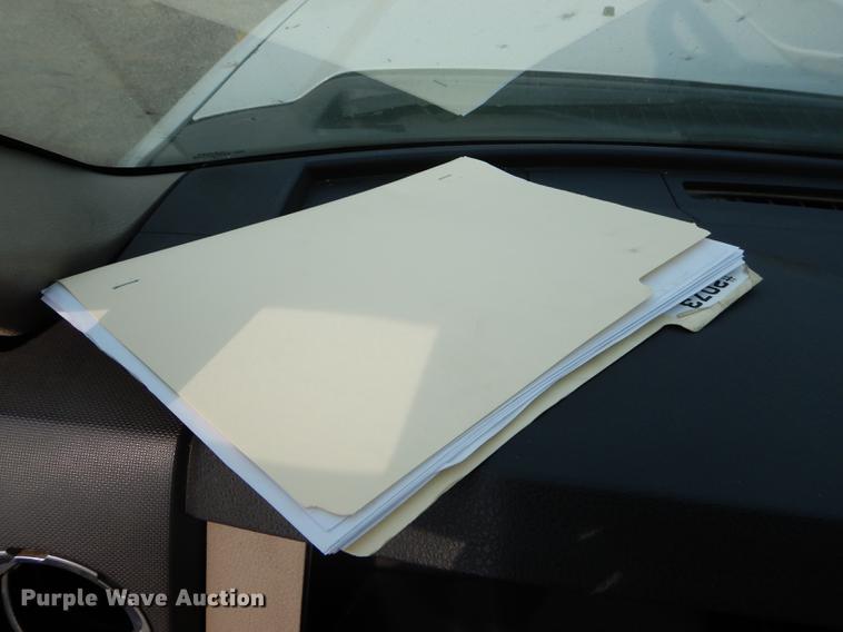 image for item DC5337 2008 Ford F250 Super Duty utility bed pickup truck