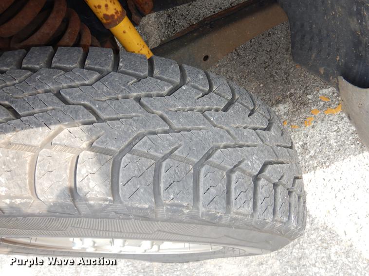 image for item DC5337 2008 Ford F250 Super Duty utility bed pickup truck