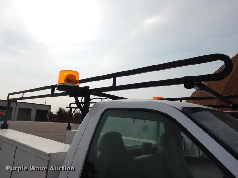 image for item DC5337 2008 Ford F250 Super Duty utility bed pickup truck