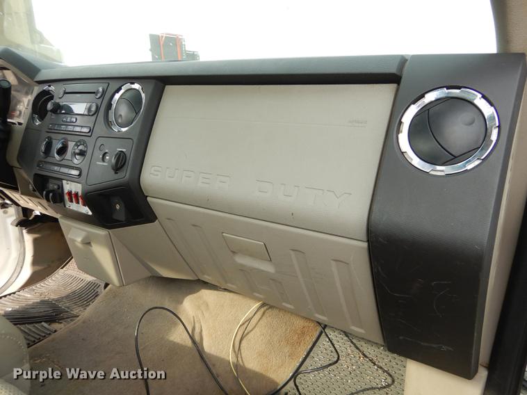 image for item DC5337 2008 Ford F250 Super Duty utility bed pickup truck