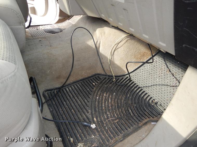 image for item DC5337 2008 Ford F250 Super Duty utility bed pickup truck