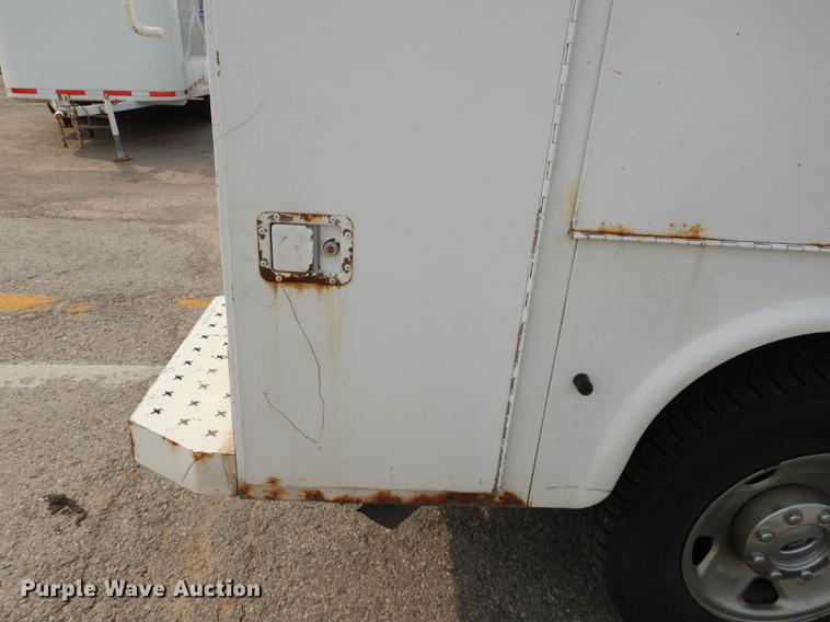 image for item DC5337 2008 Ford F250 Super Duty utility bed pickup truck