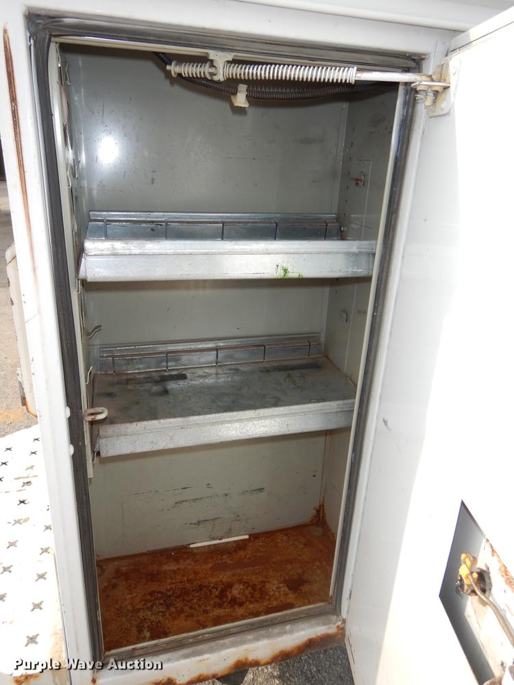 image for item DC5337 2008 Ford F250 Super Duty utility bed pickup truck