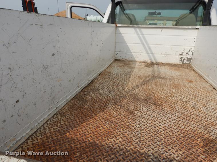 image for item DC5337 2008 Ford F250 Super Duty utility bed pickup truck