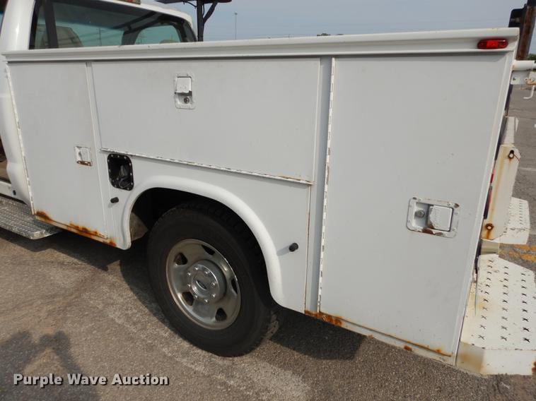 image for item DC5337 2008 Ford F250 Super Duty utility bed pickup truck