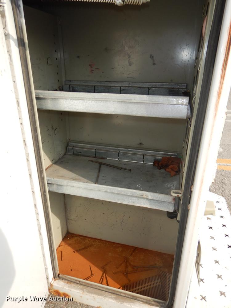 image for item DC5337 2008 Ford F250 Super Duty utility bed pickup truck