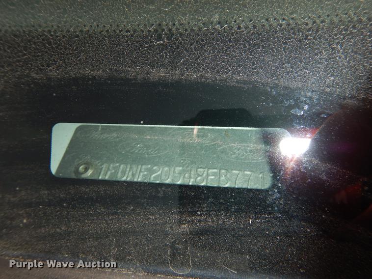 image for item DC5337 2008 Ford F250 Super Duty utility bed pickup truck