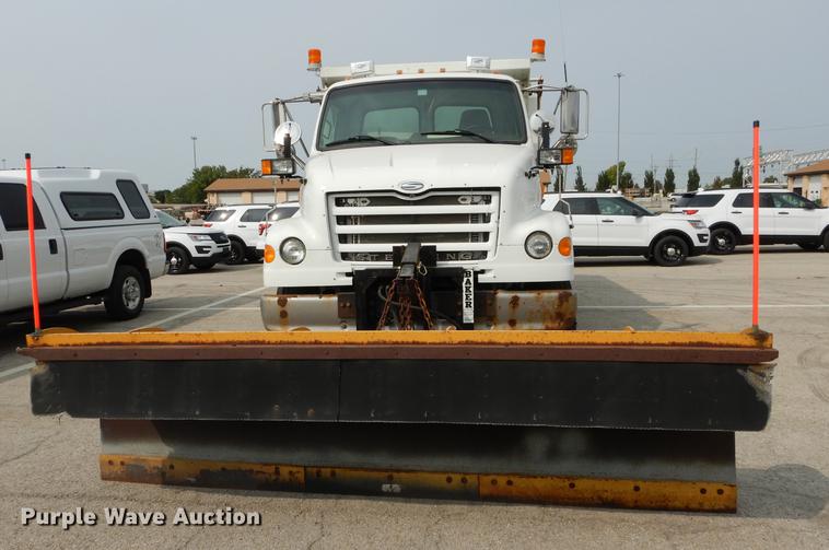 image for item DC5339 2005 Sterling L7500 dump truck
