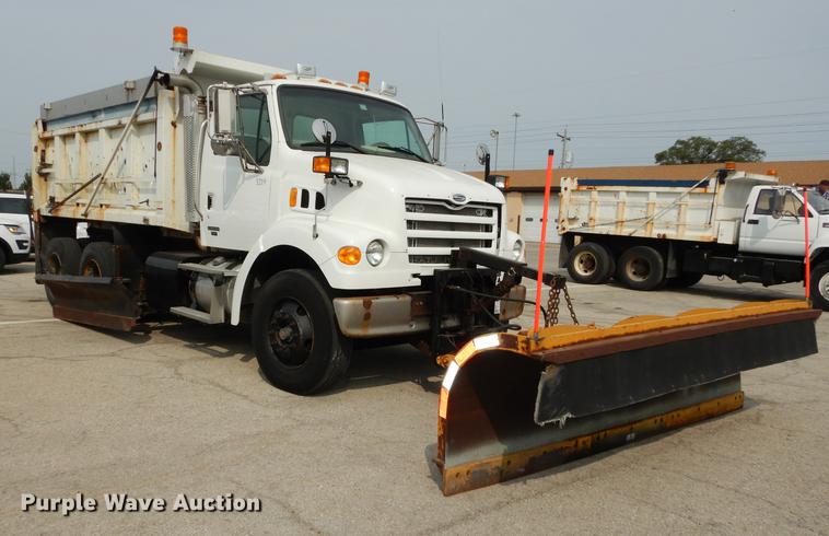 image for item DC5339 2005 Sterling L7500 dump truck