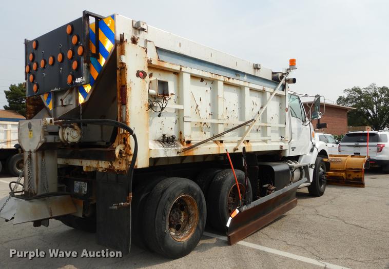 image for item DC5339 2005 Sterling L7500 dump truck