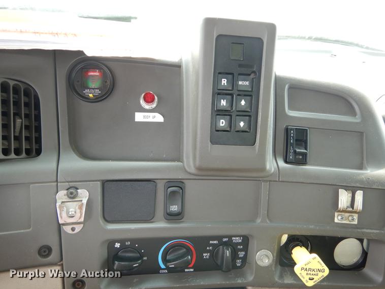 image for item DC5339 2005 Sterling L7500 dump truck